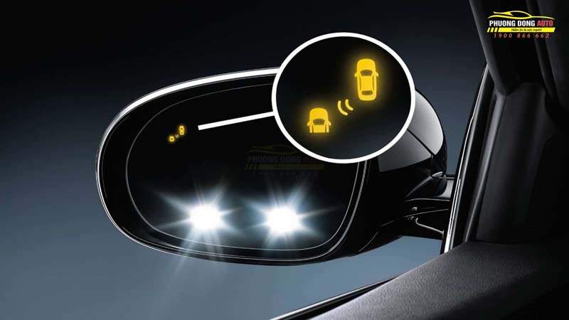 Cảnh báo điểm mù ô tô - tính năng an toàn cần thiết